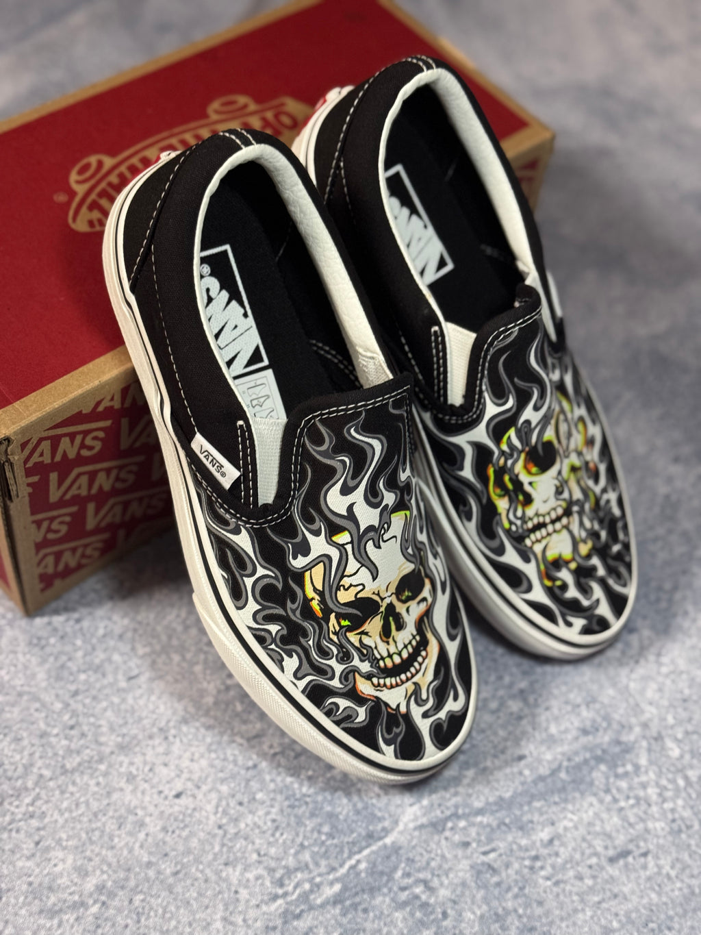 Tênis Vans Slip-On Flame Skull